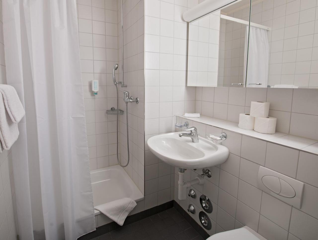 Apaliving - Budgethotel Bazel Buitenkant foto