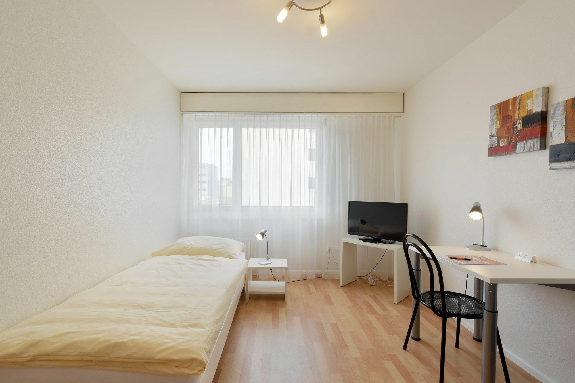 Apaliving - Budgethotel Bazel Buitenkant foto